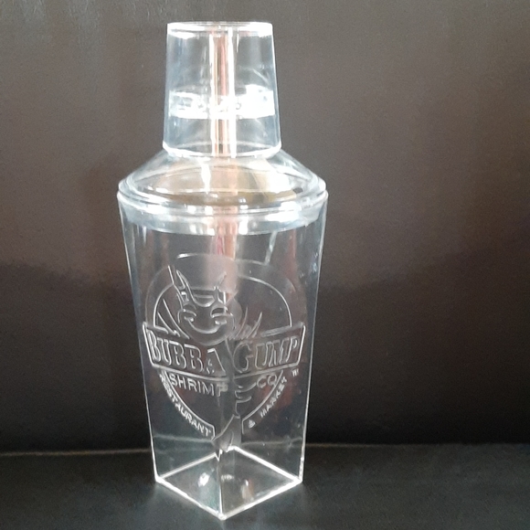 Bubba Gump clear acrylic cocktail shaker NWOT - Picture 1 of 2